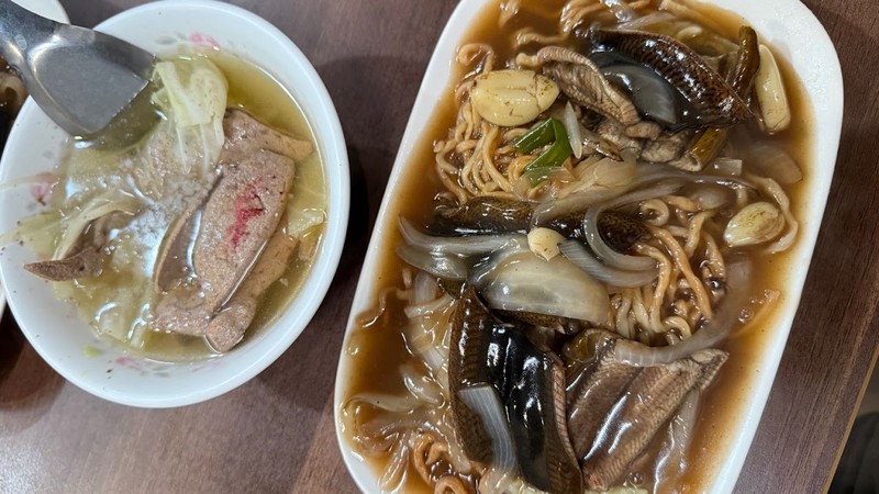 60年不變的脆嫩傳奇——城邊炒鱔魚，老台南人記憶中的味道