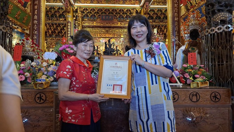 百年「南聲」再傳喜訊！南管女神黃美美獲頒文資大使，用優雅琴音勾住府城的魂
