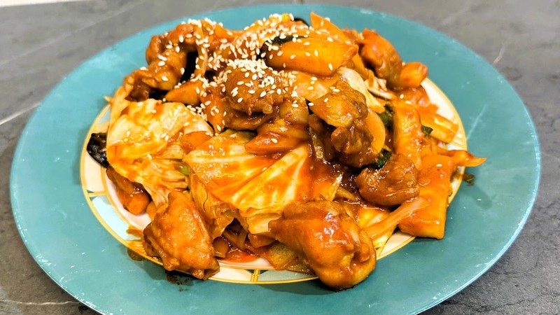 下酒菜專題：國華街的「火候」傳奇——景福宮隱藏版春川辣炒雞