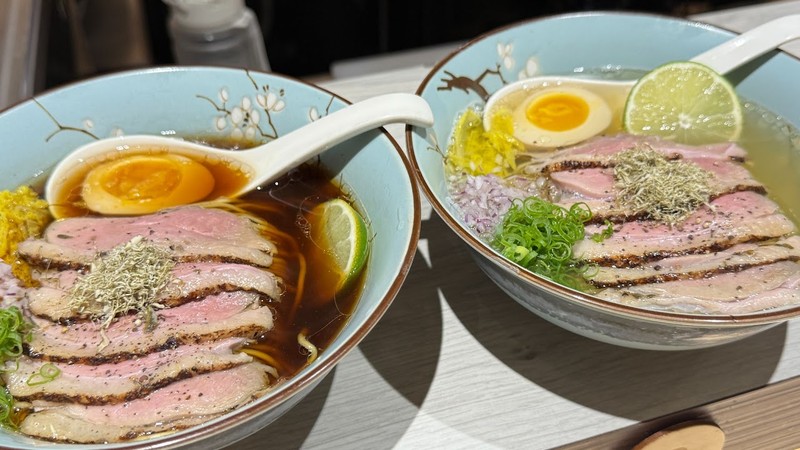 職人熬出鴨湯新高度！台南「洛屋」極致軟嫩鴨胸拉麵 免費附飯體現溫厚府城人情