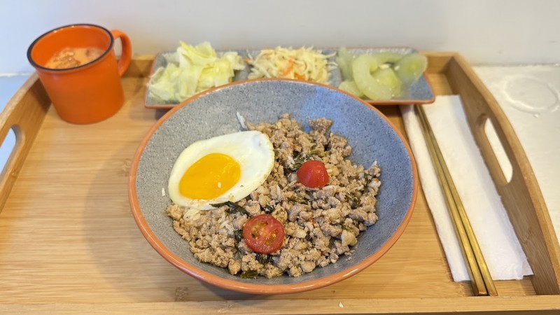 鐵瓦泰式餐盒：小巧內用區也能吃出泰式大滿足！