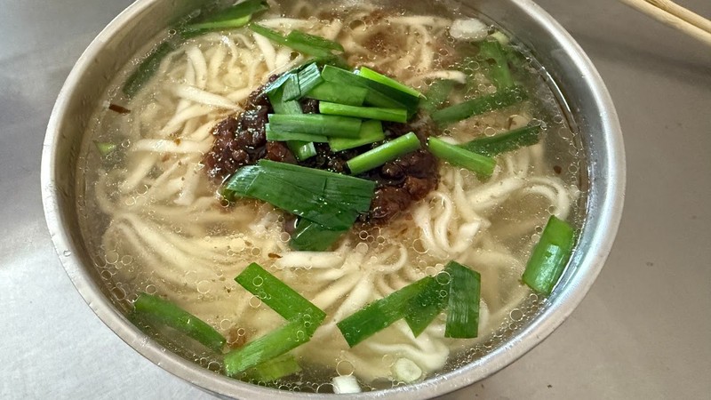 廟口飄香 下茅港中營慶福宮旁的靈魂麵攤
