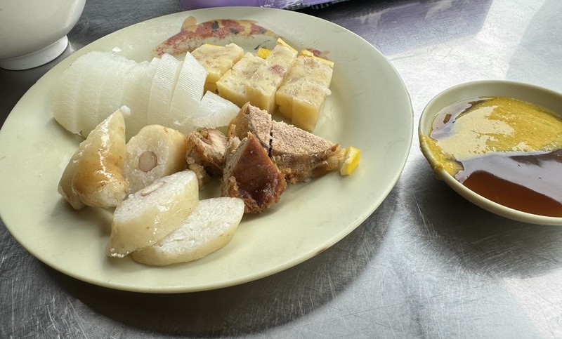 阿龍香腸熟肉：台南保安路80年黑白切傳奇