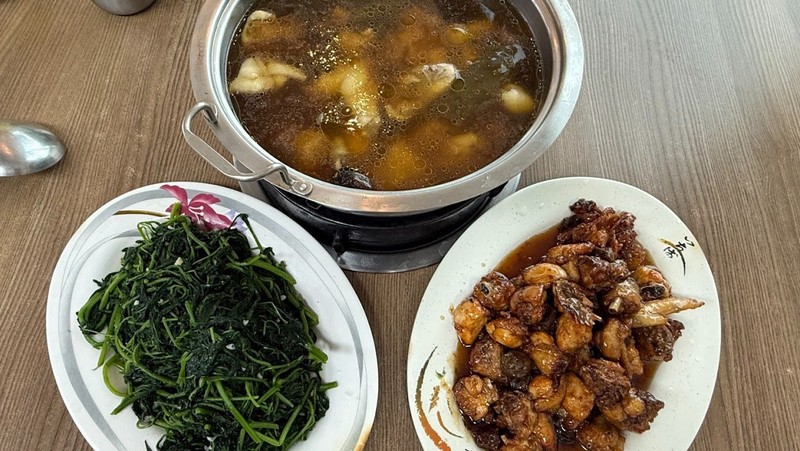 惡地裡的黃金盛宴：田寮大群土雞城