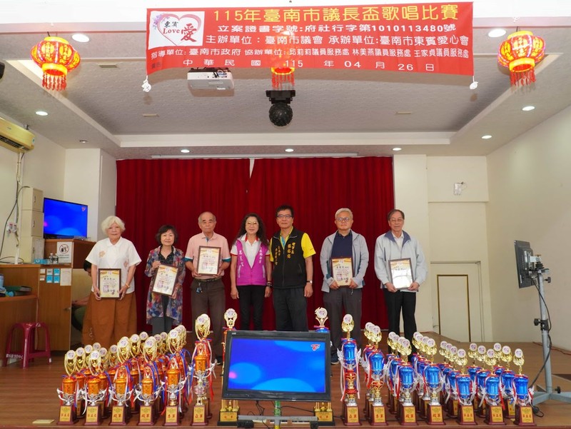 台南長輩「唱」翻天！第五屆東賓愛心盃火熱開唱，30位樂齡巨星爭奪歌王歌后！