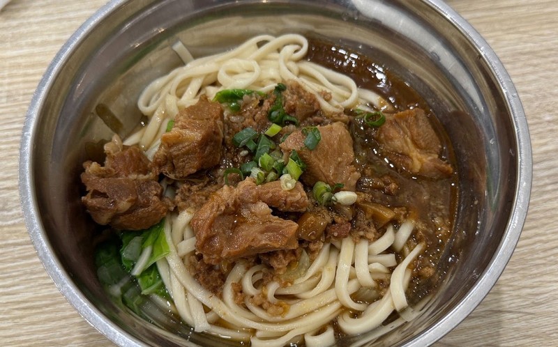 超值又懷舊，台南中山路上的美味傳奇：活力麵館