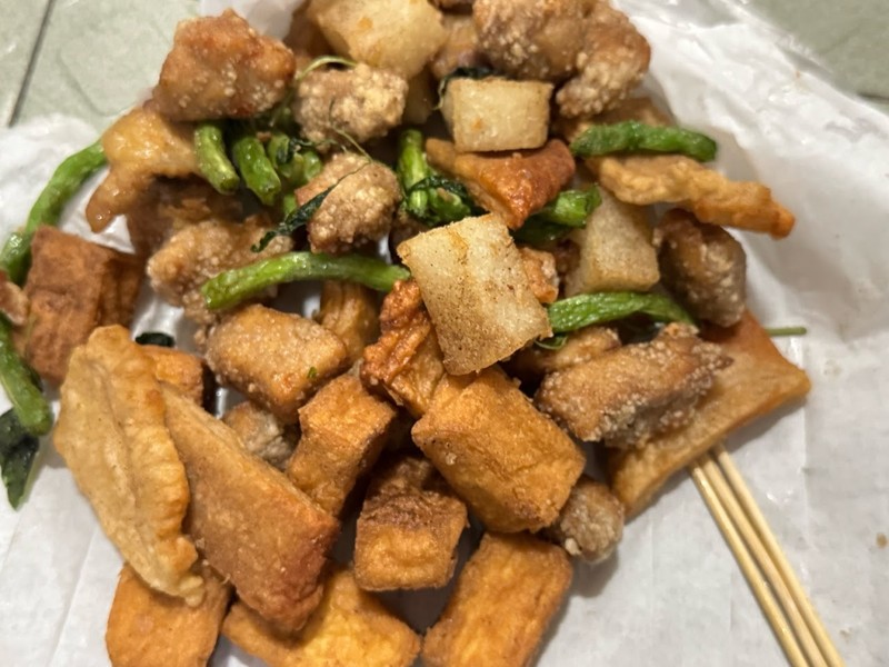 蘋果雞鹽酥雞：大同路夜晚最亮眼的金黃香氣