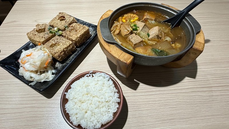 台南大同路上的麻辣香氣：港式臭豆腐