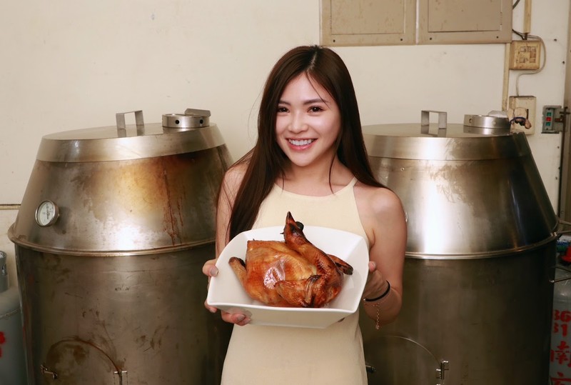 掛狗頭賣雞肉的「大吉大利」黃昏烤雞店