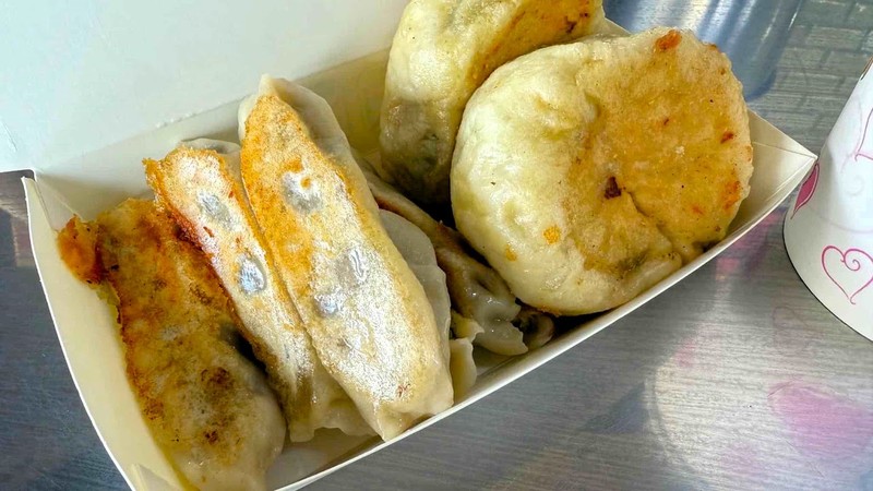 台南老字號「姚記煎包」酥脆飽滿，經典口味至今馳名