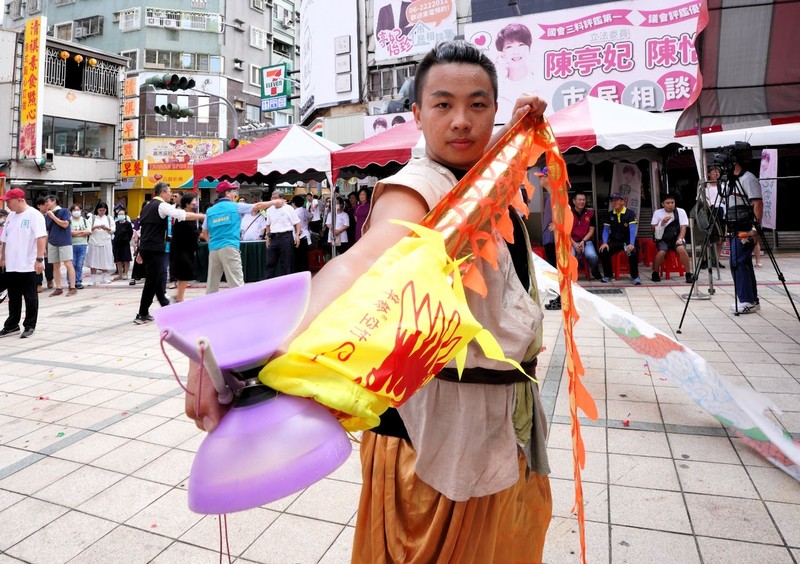 從街頭到國際舞台的夢想——專訪「巨龍九子」朱翊嘉